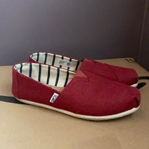 Burgundy Toms